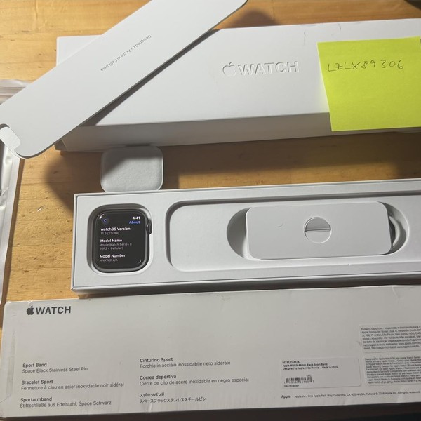 Apple Watch Series 8 45mm - Unlocked, Graphite, A2774 - Cellular, Stainless