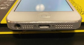 Good
													Apple iPhone 5 - Unlocked, White, 16 GB, A1429, photo 3 of 7