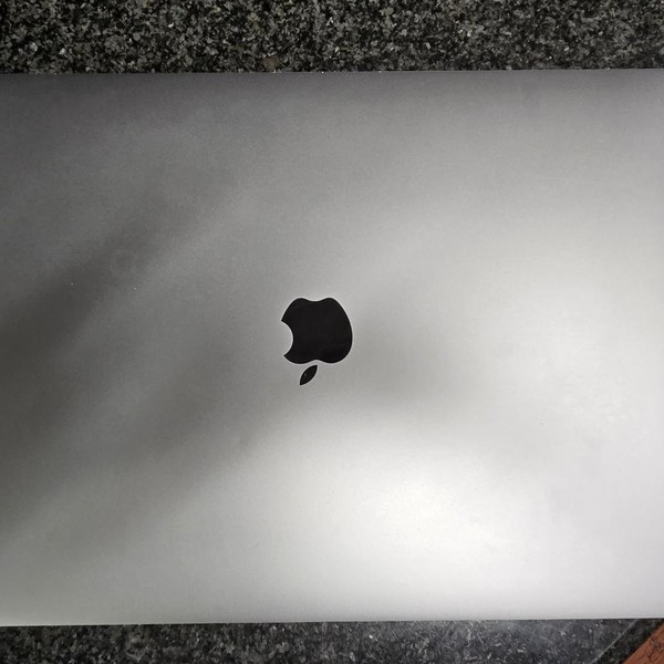 MacBook Pro 2019 - 16 inch - 512 GB, Gray, 32 GB, Intel Core i7