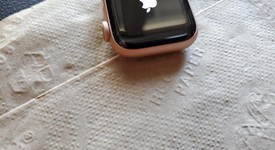 Mint
													Apple Watch Series 4 40mm - Gold, A1977 - GPS, Aluminum, photo 4 of 10