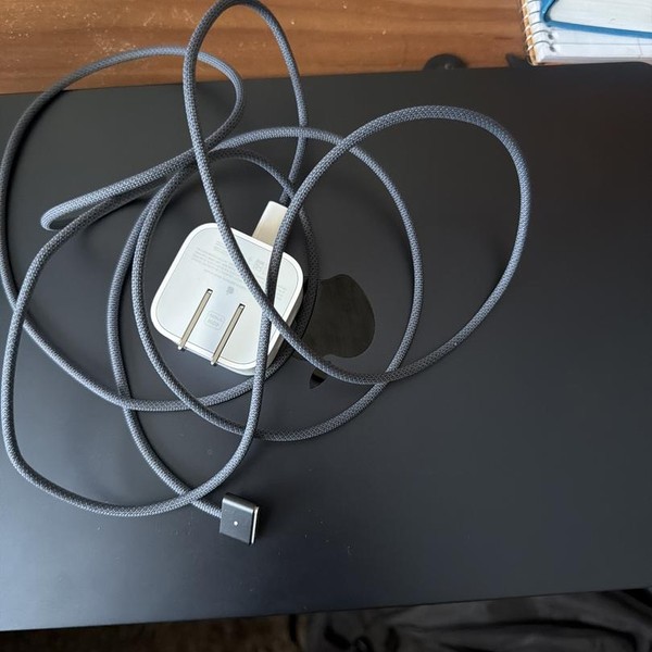 MacBook Air 2026 (M5) - 13 inch - 512 GB, Midnight, 16 GB, Apple M5 10-Core (8-core GPU)