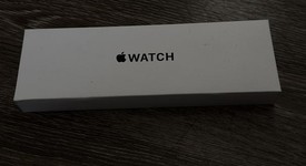 New
													Apple Watch SE 2nd Gen 40mm - Starlight, A2722 - GPS, Aluminum, photo 4 of 8