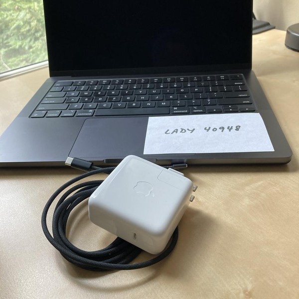 MacBook Pro 2024 - 14 inch - 512 GB, Space Black, 16 GB, Apple M4