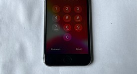 Mint
													Apple iPhone 6S - Unlocked, Grey, 64 GB, A1633, photo 5 of 6
