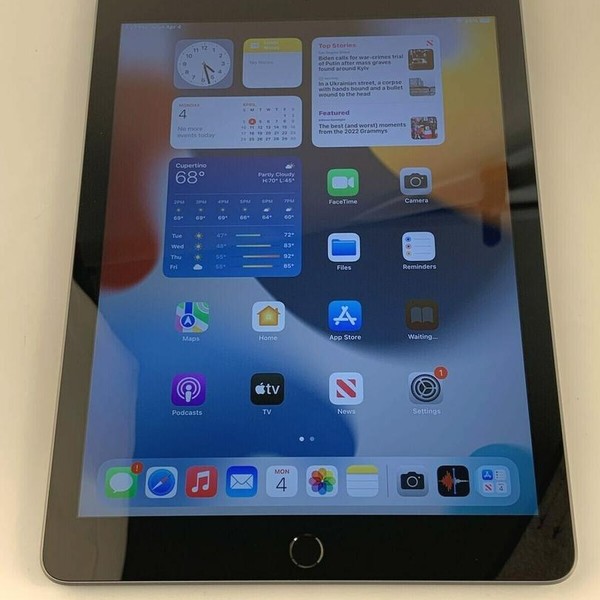 Apple iPad 6th Gen - Wi-Fi, 32 GB, Gray, A1893