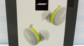 New
													Bose Sports Earbuds - White, photo 1 of 4