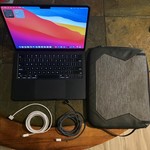 Good MacBook Air 2022 (M2) - 13 inch - 256 GB, Midnight, 8 GB, Apple M2