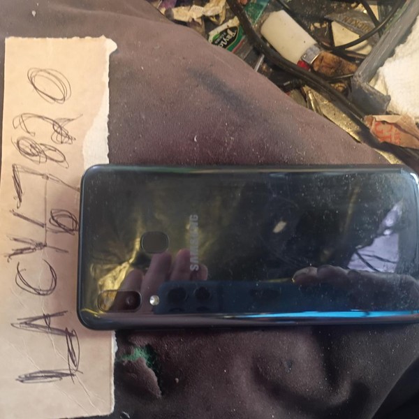 Samsung Galaxy A20 - Metro by T-Mobile, 32 GB, Black, 3 GB