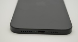 Mint
													Apple iPhone 16 Plus - Unlocked, Black, 128 GB, A3082, photo 4 of 11