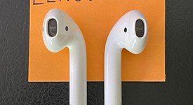 Used
													Apple AirPods 2nd Gen - Lightning Case, photo 4 of 5