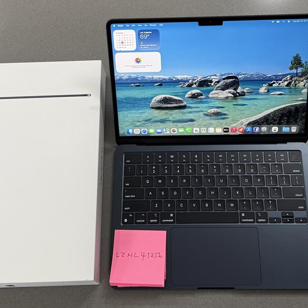 MacBook Air 2024 (M3) - 13 inch - 256 GB, Midnight, 8 GB, Apple M3, 8-core GPU