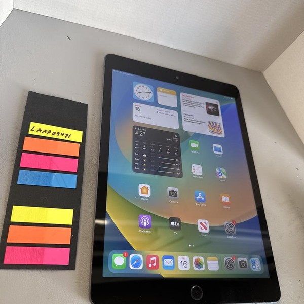 Apple iPad 8th Gen - Wi-Fi, 128 GB, Gray, A2270