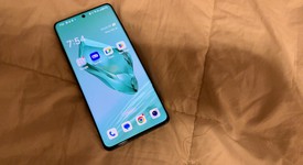 Mint
													OnePlus 12 - Unlocked, Green, 512 GB, 16 GB, CPH2583, photo 3 of 5