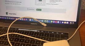 Good
													MacBook Pro 2018 (With Touch Bar) - 15" - I7, Silver, 256 GB, 16 GB, photo 3 of 5