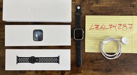 Good
													Apple Watch Series 9 41mm - Unlocked, Silver, A2982 - Cellular, Aluminum, photo 4 of 20