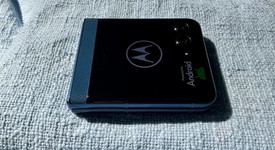 Mint
													Motorola Razr (2025) - Total by Verizon, Blue, 256 GB, 8 GB, photo 4 of 13