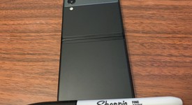 Good
													Samsung Galaxy Z Flip3 5G - Unlocked, Black, 256 GB, 8 GB, SM-F711U1, photo 3 of 3