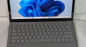 Good
													Microsoft Surface Laptop 2 - I5, Platinum, 128 GB, 8 GB, photo 2 of 7