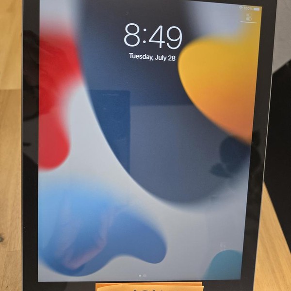 Apple iPad (6th Gen) - Wi-Fi, 32 GB, Silver, A1893