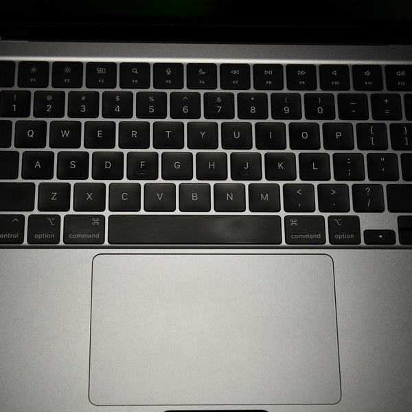 MacBook Air 2022 (M2) - 13 inch - 512 GB, Gray, 24 GB, Apple M2