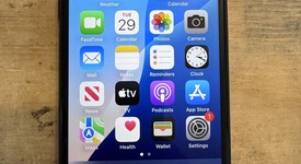 Fair
													Apple iPhone SE 3rd Gen 2022 - T-Mobile, Midnight, 64 GB, A2595, photo 1 of 11