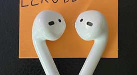 Used
													Apple AirPods 2nd Gen - Lightning Case, photo 5 of 5
