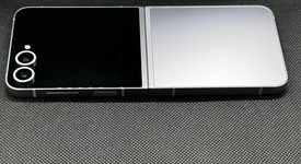 Fair
													Samsung Galaxy Z Flip6 - Unlocked, Silver, 512 GB, 12 GB, SM-F741U1, photo 1 of 3