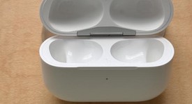Used
													Apple AirPods Pro 2nd Gen - Lightning, photo 5 of 8