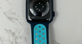 Fair
													Apple Watch Series 6 44mm - Unlocked, Blue, A2294 - Cellular, Aluminum, photo 4 of 5