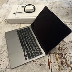 Good MacBook Air 2022 (M2) - 13 inch - 256 GB, Gray, 16 GB, Apple M2