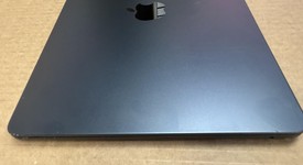 Fair
													MacBook Air 2022 - 13" - Apple M2, Midnight, 256 GB, 8 GB, photo 4 of 9