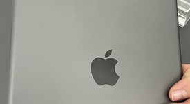 Good
													Apple iPad 8th Gen - Unlocked, Gray, 32 GB, A2428, photo 4 of 8