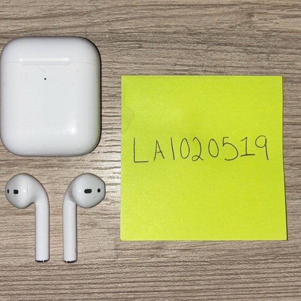 Apple AirPods (2nd Gen) - Lightning Case