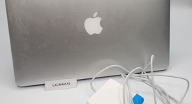 Fair
													MacBook Air 2017 - 13" - I5, Silver, 128 GB, 8 GB, photo 1 of 6