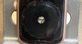 Fair
													Apple Watch SE 1st Gen 40mm - Unlocked, Gold, A2353 - Cellular, Aluminum, photo 4 of 6