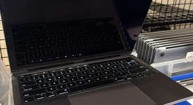 Good
													MacBook Pro 2020 - 13" - I5, Gray, 1 TB, 32 GB, photo 1 of 4