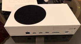Mint
													Xbox Series S (2020) - Robot White, 1 TB, photo 4 of 8