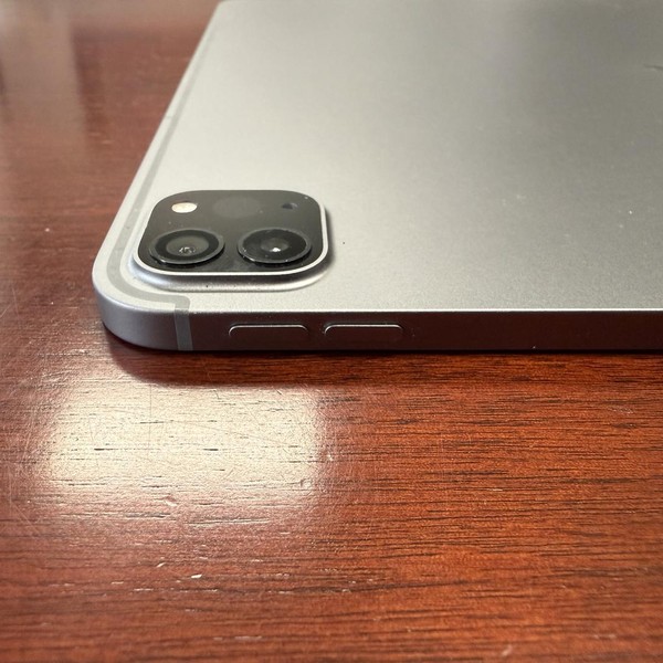 Apple iPad Pro 12.9 inch 6th Gen 2022 - Unlocked, 256 GB, Gray