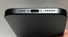 Mint
													Apple iPhone 15 - Unlocked, Black, 128 GB, A2846, photo 3 of 12