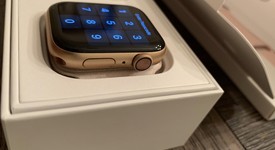 Mint
													Apple Watch Series 4 44mm - Gold, A1978 - GPS, Aluminum, photo 2 of 8