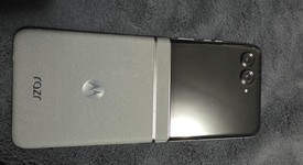 Mint
													Motorola Razr (2024) - Unlocked, Gray, 256 GB, 8 GB, photo 4 of 7