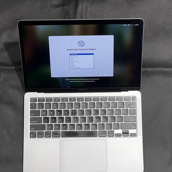 MacBook Air 2020 - 13 inch - Apple M1, Silver, 128 GB, 8 GB