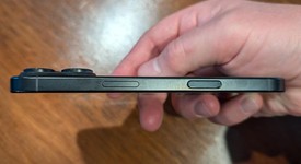 Good
													Apple iPhone 16 Pro - Unlocked, Black, 256 GB, A3083, photo 5 of 12
