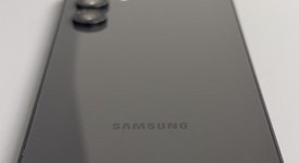 Mint
													Samsung Galaxy S24 FE - Unlocked, Graphite, 128 GB, SM-S721U1, photo 3 of 5