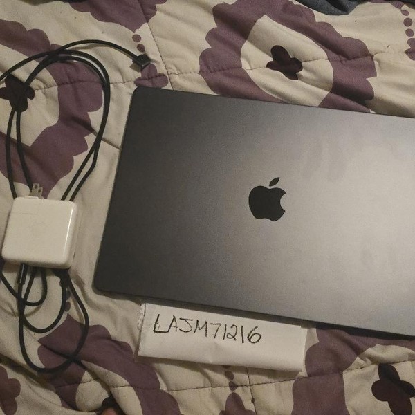 MacBook Pro 2024 - 14 inch - 512 GB, Space Black, 24 GB, Apple M4 Pro 12-core