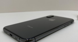 Fair
													Apple iPhone Xs - Unlocked, Gray, 64 GB, A1920, photo 4 of 6