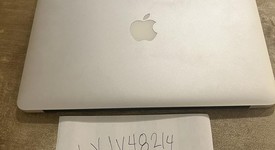 Good
													MacBook Air 2017 - 13" - I5, Silver, 128 GB, 8 GB, photo 4 of 5