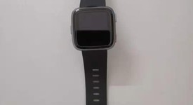 Good
													Fitbit Versa - Silver, photo 4 of 10