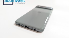 Good
													Google Pixel 8 - Unlocked, Hazel, 128 GB, 8 GB, GKWS6, mmWave 5G, photo 2 of 9