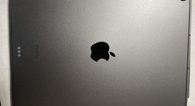 Mint
													Apple iPad Air 5th Gen - Unlocked, Gray, 256 GB, A2589, photo 5 of 10